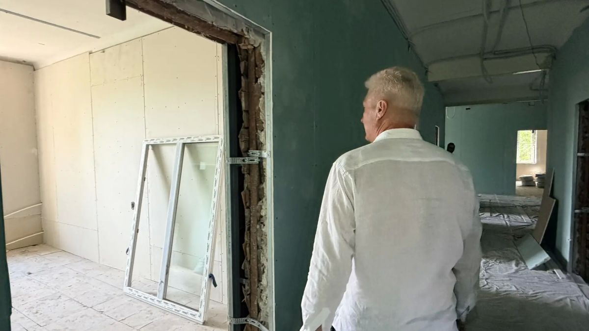 В рабочем порядке обследовал ход капитального ремонта на ключевых объектах города Молодогвардейска В рабочем порядке обследовал ход капитального ремонта на ключевых объектах города Молодогвардейска