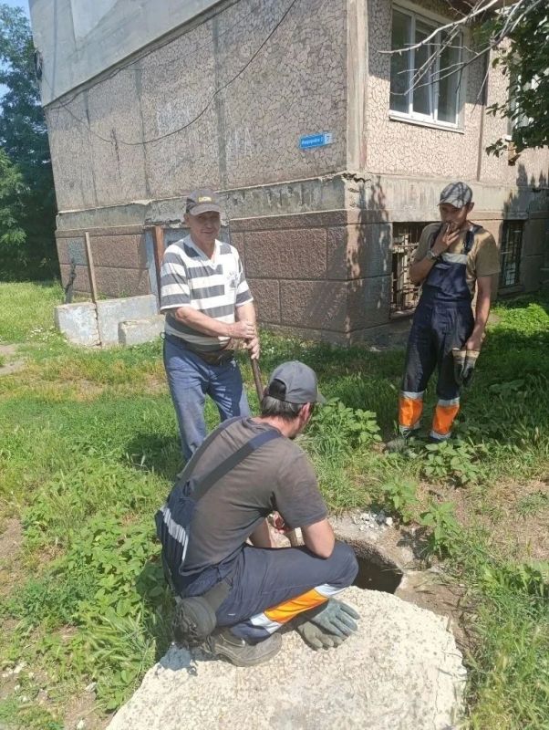 В округе продолжаются ежедневные работы по благоустройству В округе продолжаются ежедневные работы по благоустройству