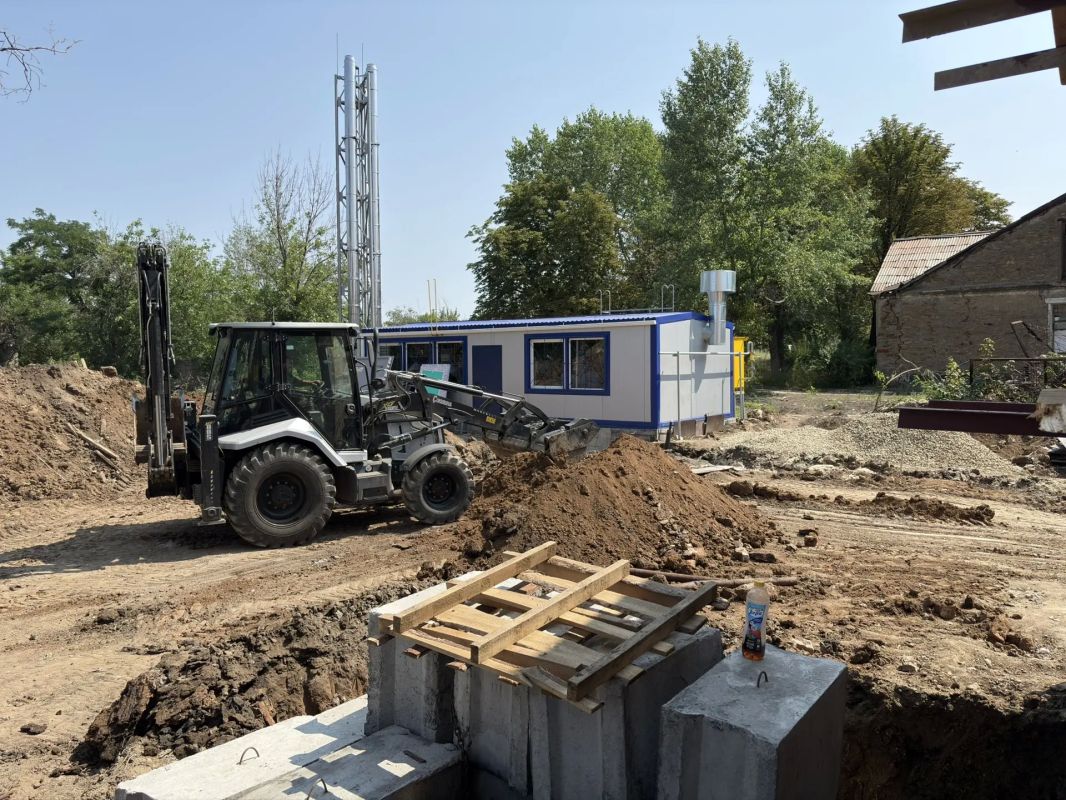 Продолжается строительство физкультурного зала Продолжается строительство физкультурного зала