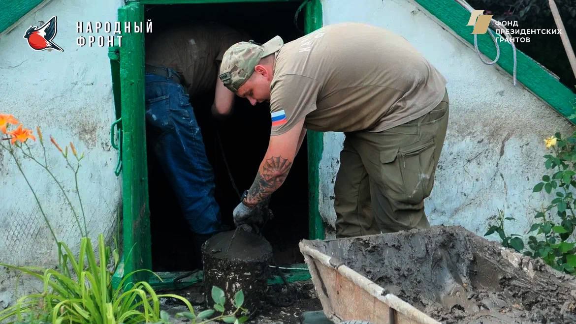 В Червоном Жовтне произошли паводки, которые нанесли ущерб многим домам В Червоном Жовтне произошли паводки, которые нанесли ущерб многим домам