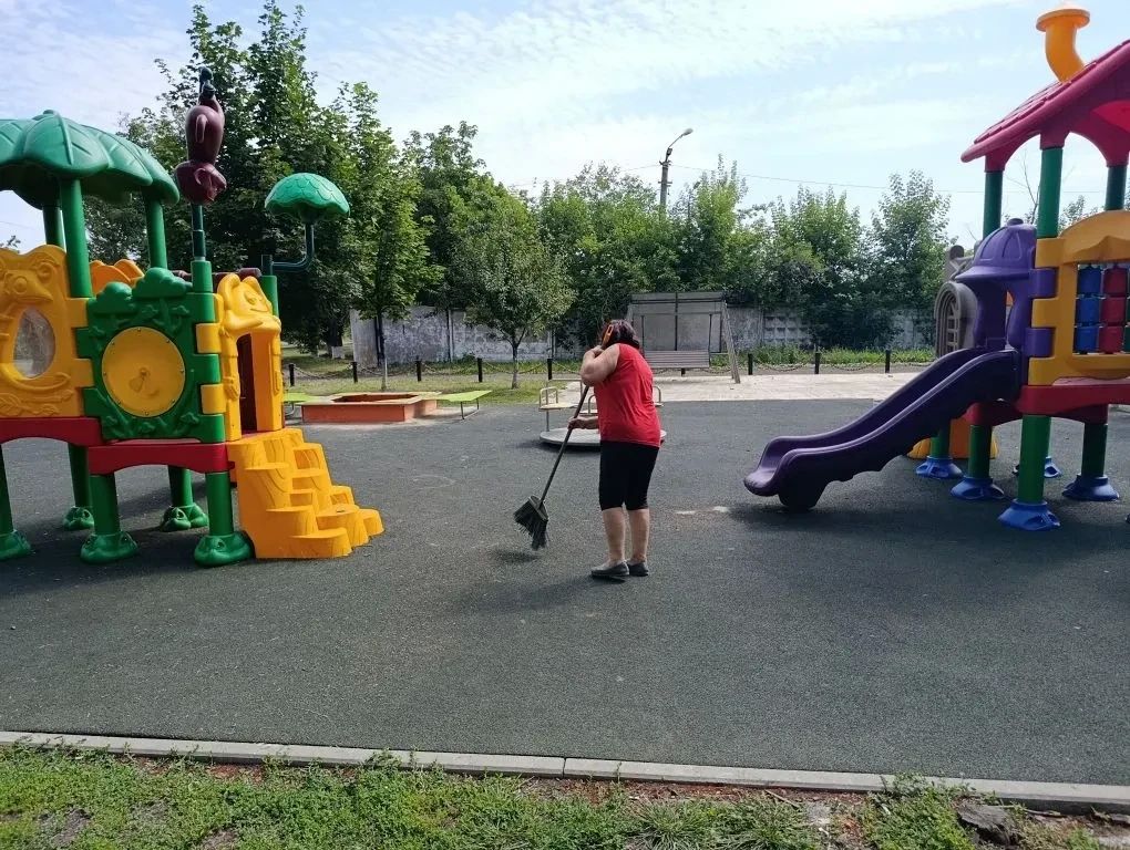 Продолжаются работы по благоустройству городского округа Продолжаются работы по благоустройству городского округа