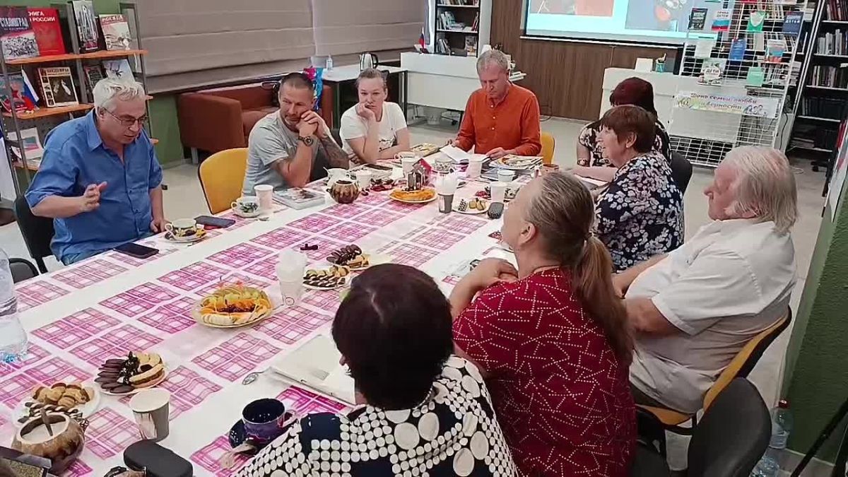 Литературномузыкальная гостиная «Гармония слов и звуков» праздник поэзии и музыки!