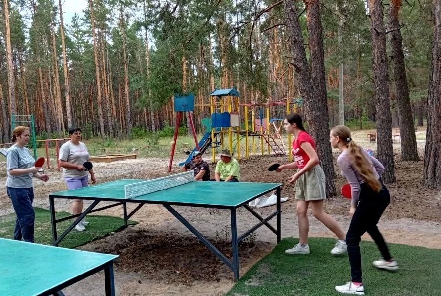 «Добрые дела» муниципальных депутатов: в парке «Дружба» постелили искусственное покрытие «Добрые дела» муниципальных депутатов: в парке «Дружба» постелили искусственное покрытие