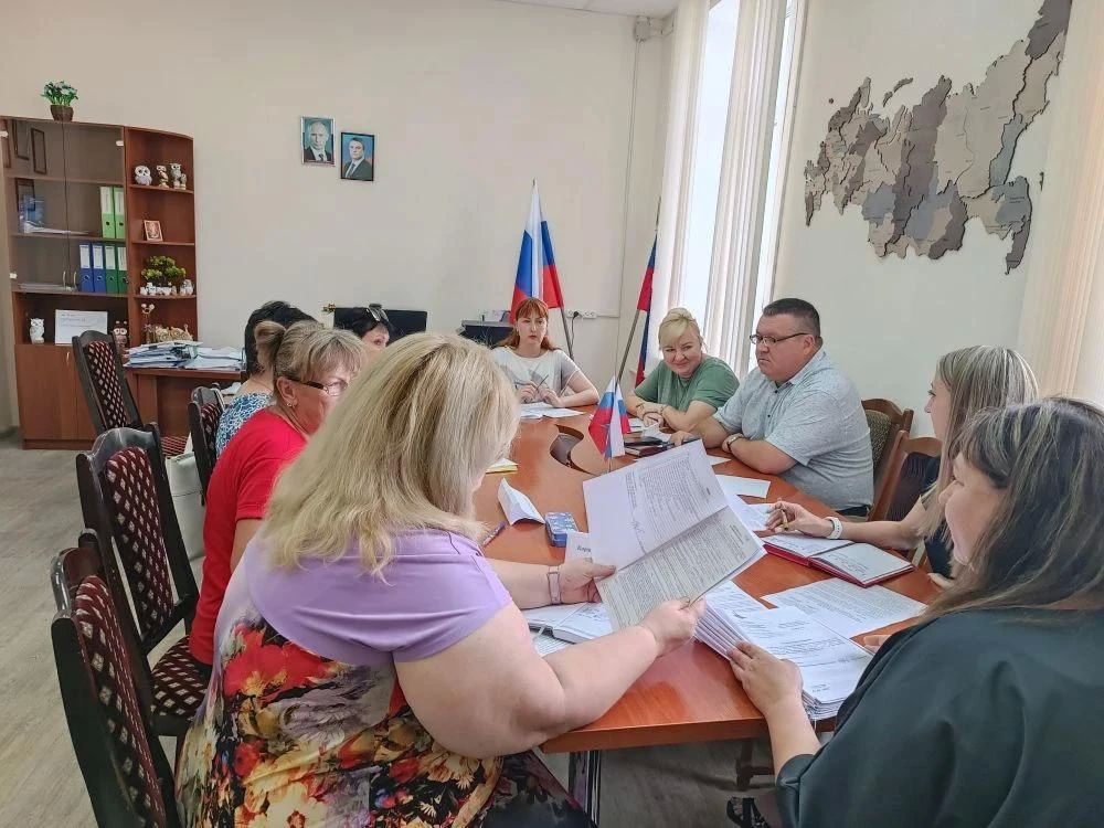 Состоялось очередное заседание комиссии по делам несовершеннолетних и защите их прав на территории муниципального образования городской округ город Северодонецк