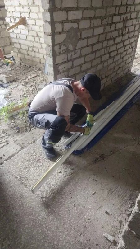 Аварийная бригада из Удмуртии обновляет систему отопления в Македоновском Доме культуры Аварийная бригада из Удмуртии обновляет систему отопления в Македоновском Доме культуры
