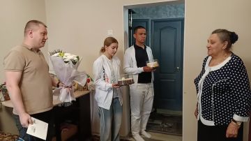 В Ровеньках поздравили с днем рождения Наталью Алексеевну Брагину Сегодня свой день рождения отмечает жительница города Ровеньки Наталья Алексеевна Брагина. В этот знаменательный день именинницу навестили почетные гости:...