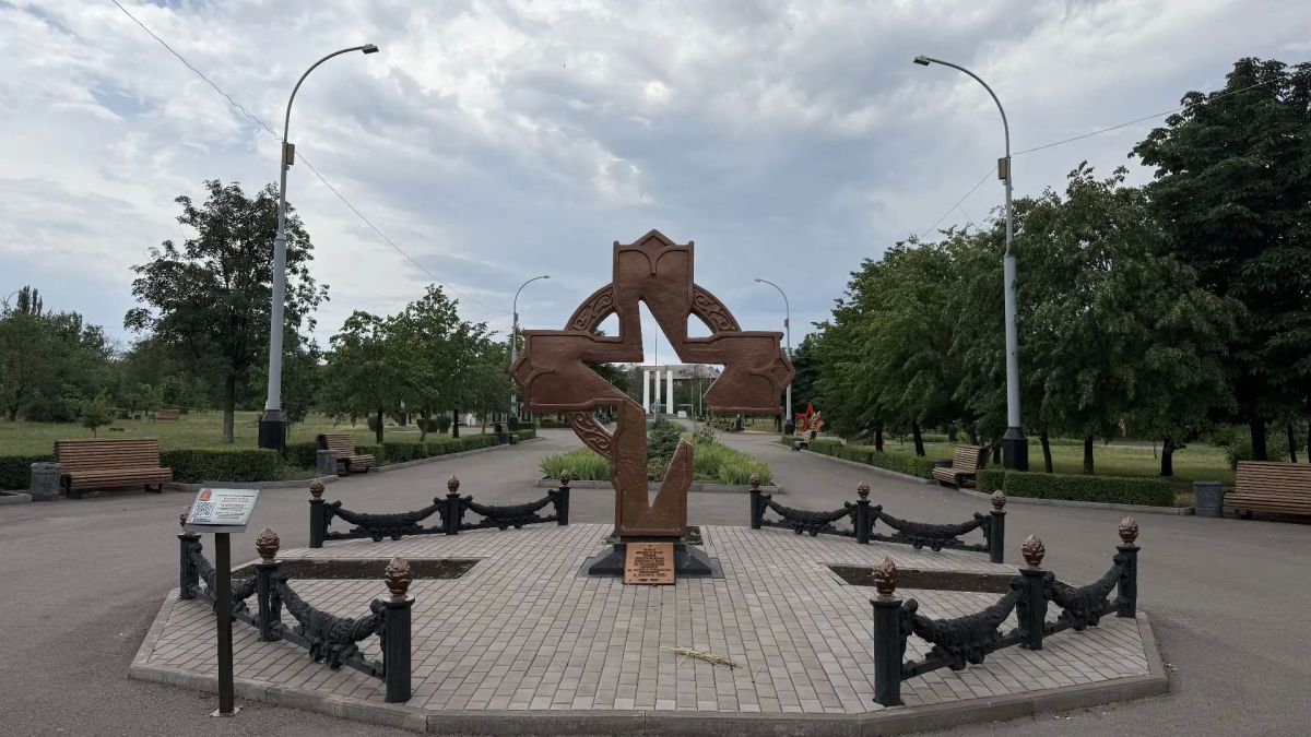 В Алчевске благоустраивают Сквер Доблести и Славы В Алчевске благоустраивают Сквер Доблести и Славы