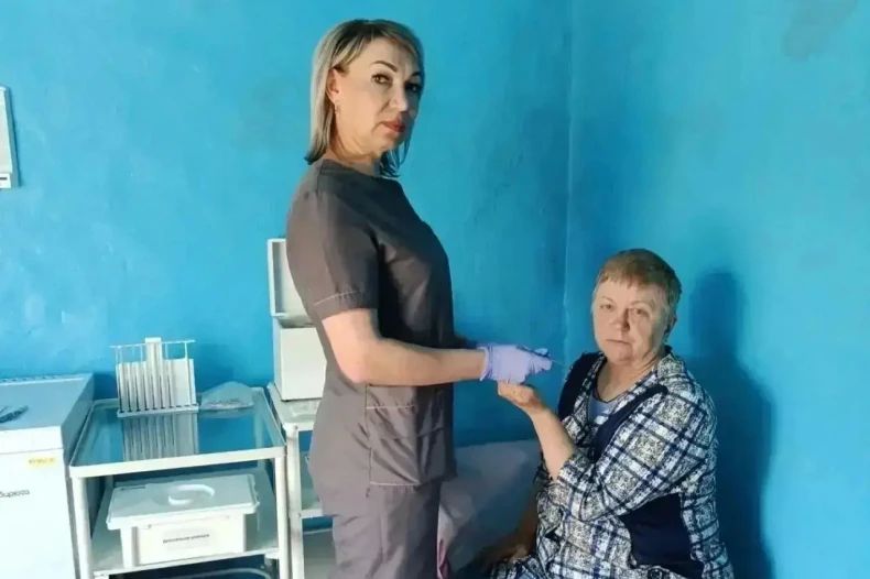 Медики Свердловской ЦГМБ осмотрели жителей с. Матвеевка Медики Свердловской ЦГМБ осмотрели жителей с. Матвеевка