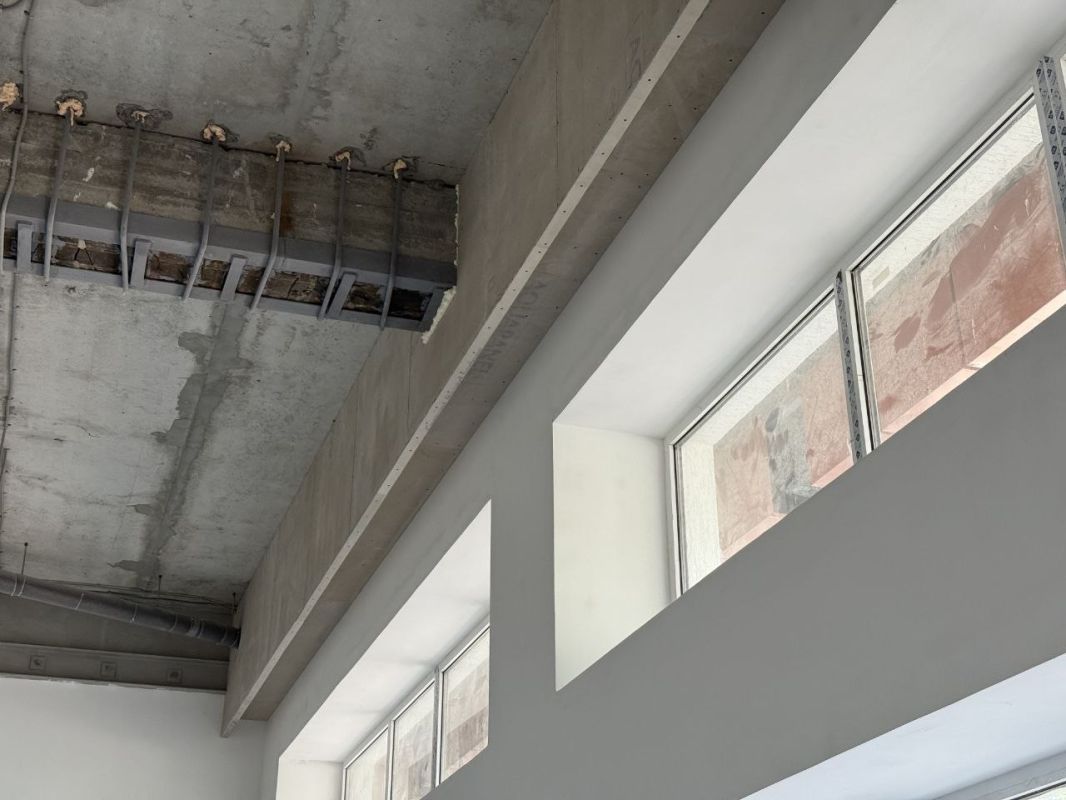 В Краснодоне продолжаются работы по капитальному обновлению городского отдела ЗАГС
