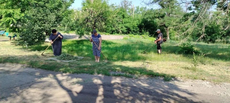 На территории отдела по ОЖД пгт Комиссаровка продолжаются работы по наведению санитарного порядка На территории отдела по ОЖД пгт Комиссаровка продолжаются работы по наведению санитарного порядка