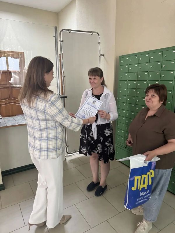 Галина Дуброва: Уважаемые работники почты! Поздравляю с профессиональным праздником! Галина Дуброва: Уважаемые работники почты! Поздравляю с профессиональным праздником!