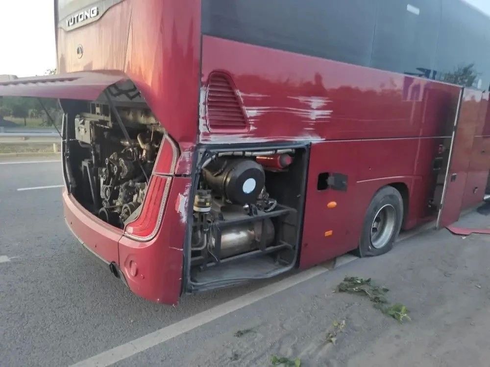 Две женщины госпитализированы после атаки ВФУ по рейсовому автобусу «Стаханов – Москва» Две женщины госпитализированы после атаки ВФУ по рейсовому автобусу «Стаханов – Москва»