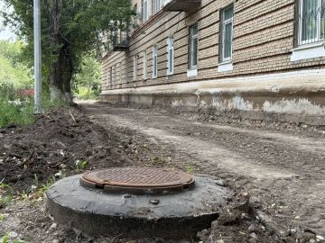 На улице Ленина в Молодогвардейске ведётся подготовка к асфальтированию пешеходной зоны