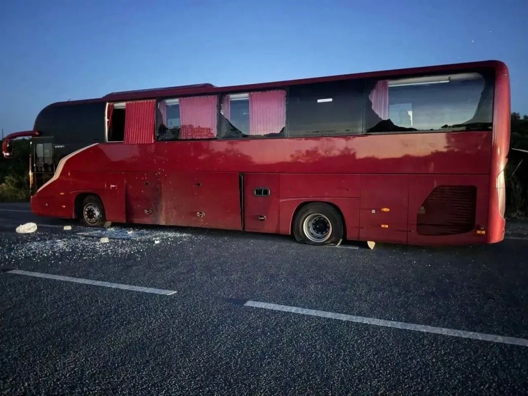 Две женщины госпитализированы после атаки ВФУ по рейсовому автобусу «Стаханов – Москва» Две женщины госпитализированы после атаки ВФУ по рейсовому автобусу «Стаханов – Москва»