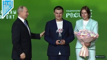 Президент России Владимир Путин выступил на ежегодном форуме Общероссийского народного фронта «Всё для Победы!» в Национальном центре «Россия»