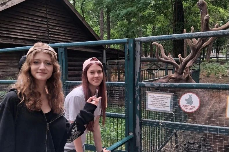 376 ребят из Свердловского округа благодаря Красноярскому краю наслаждаются отдыхом в спортивном комплексе на берегу Азовского моря 376 ребят из Свердловского округа благодаря Красноярскому краю наслаждаются отдыхом в спортивном комплексе на берегу Азовского моря
