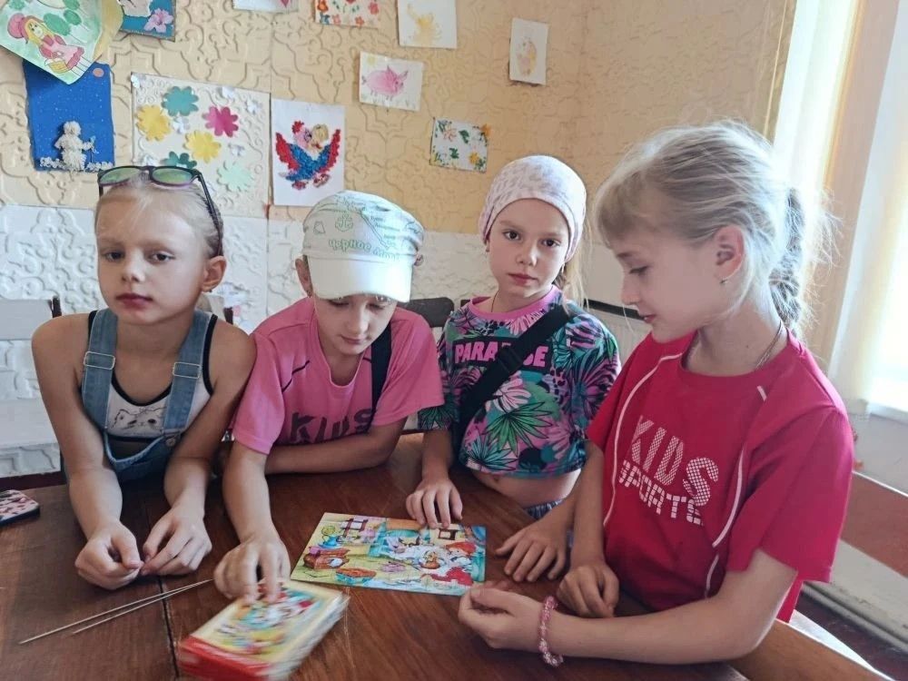11 июля в Зоринском Доме культуры „Шахтёр“ состоялось творческое занятие для детей 11 июля в Зоринском Доме культуры „Шахтёр“ состоялось творческое занятие для детей