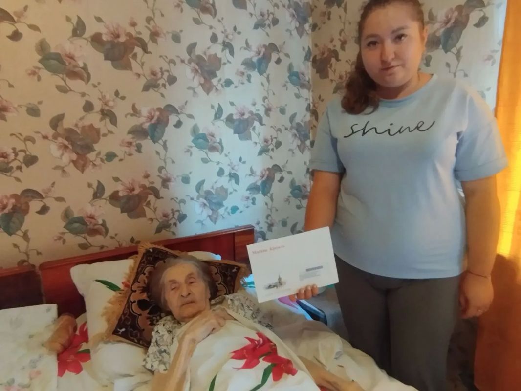 Жизненный путь длиною в 94 года: в пгт Кленовый поздравили долгожительницу Викторию Клестову Жизненный путь длиною в 94 года: в пгт Кленовый поздравили долгожительницу Викторию Клестову