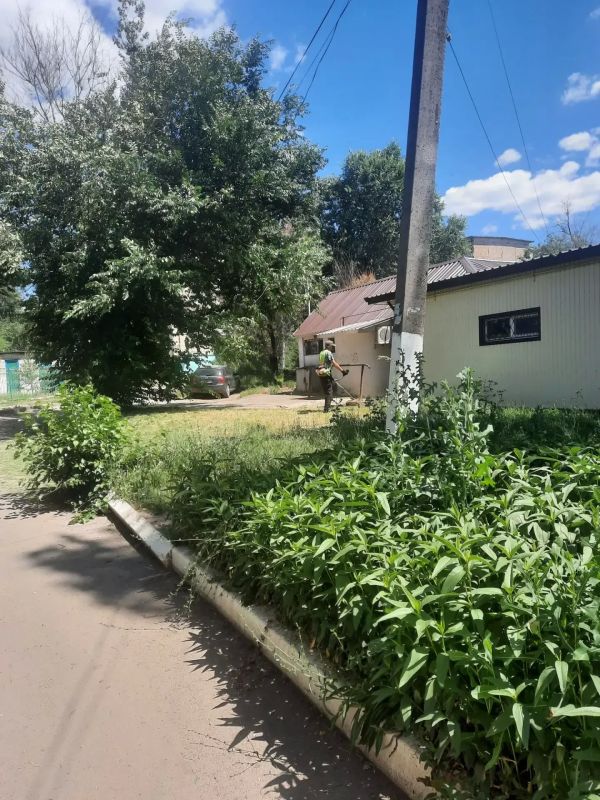 В Ровеньках продолжаются плановые работы по благоустройству и обеспечению пожарной безопасности В Ровеньках продолжаются плановые работы по благоустройству и обеспечению пожарной безопасности