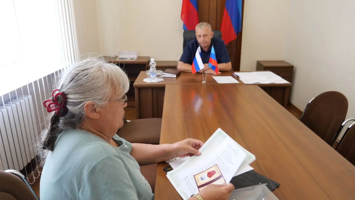 Первый заместитель Администрации города Луганска Владимир Воронин провел очередной личный прием граждан Первый заместитель Администрации города Луганска Владимир Воронин провел очередной личный прием граждан