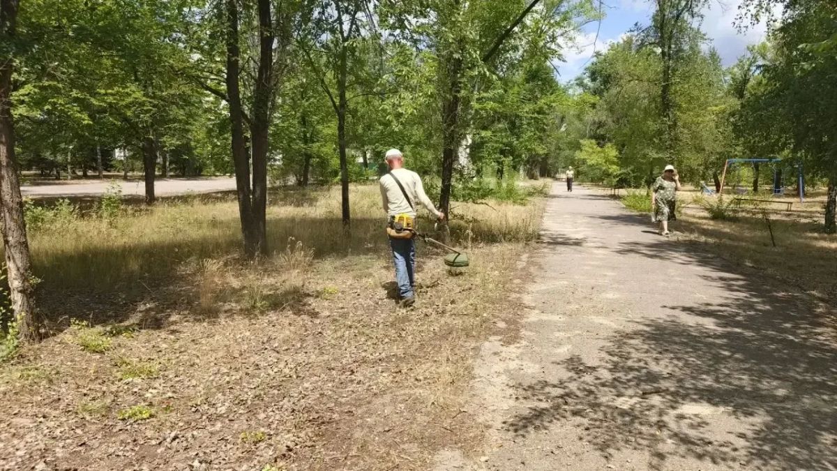 В Рубежном продолжается планомерная работа по благоустройству городской территории В Рубежном продолжается планомерная работа по благоустройству городской территории