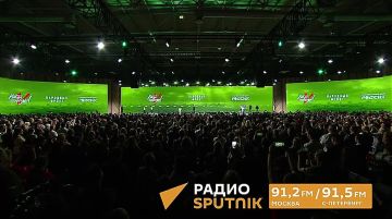 Владимир Путин наградил охранников из Старобельска, которые спасли 30 студентов во время атаки на общежитие