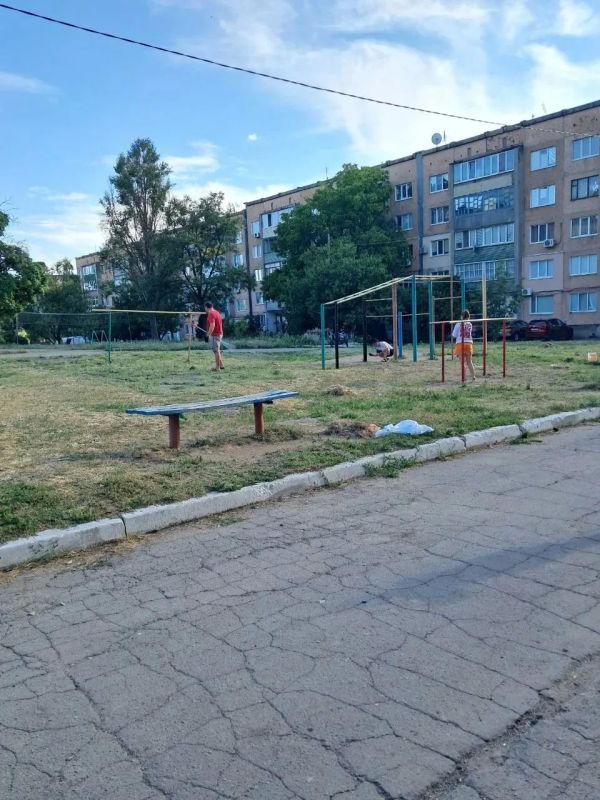 В городе Петровское состоялась акция по благоустройству В городе Петровское состоялась акция по благоустройству