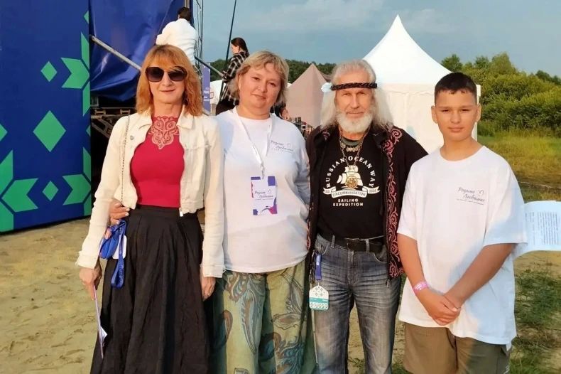 Семья из Червонопартизанска на Всероссийском форуме «Родные – Любимые» Семья из Червонопартизанска на Всероссийском форуме «Родные – Любимые»
