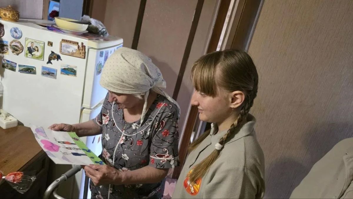«Лучик заботы»: как юные волонтеры согревают сердца в Рубежном «Лучик заботы»: как юные волонтеры согревают сердца в Рубежном