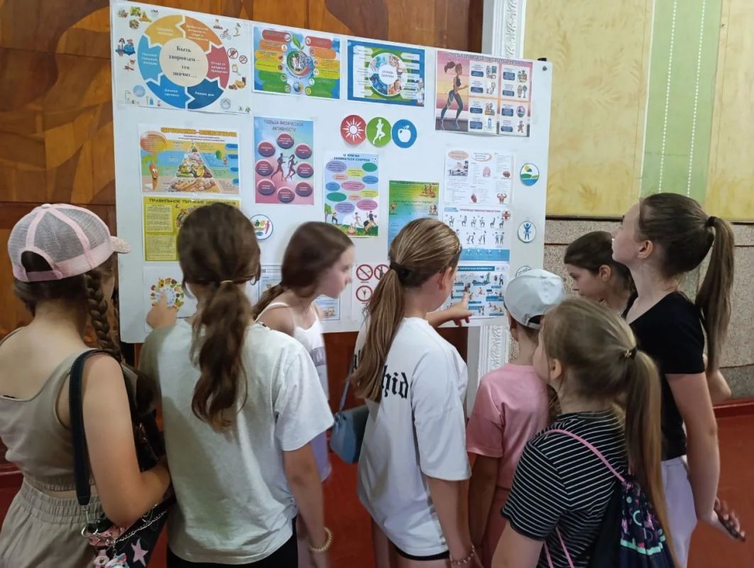 В Центре досуга «Дзержинец» для детей поселка была проведена интерактивная викторина «Общению - да! Конфликту - нет!» В Центре досуга «Дзержинец» для детей поселка была проведена интерактивная викторина «Общению - да! Конфликту - нет!»