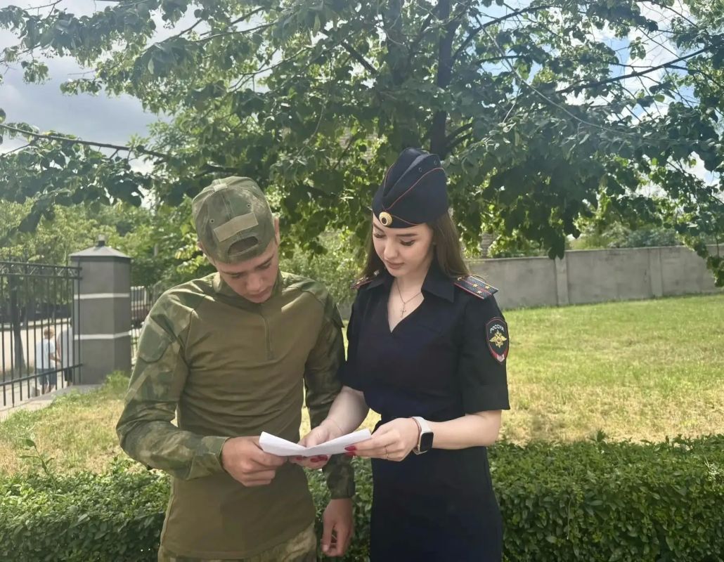 Алчевские правоохранители провели мероприятие, направленное на правовую помощь и просветительскую работу с гражданами Алчевские правоохранители провели мероприятие, направленное на правовую помощь и просветительскую работу с гражданами