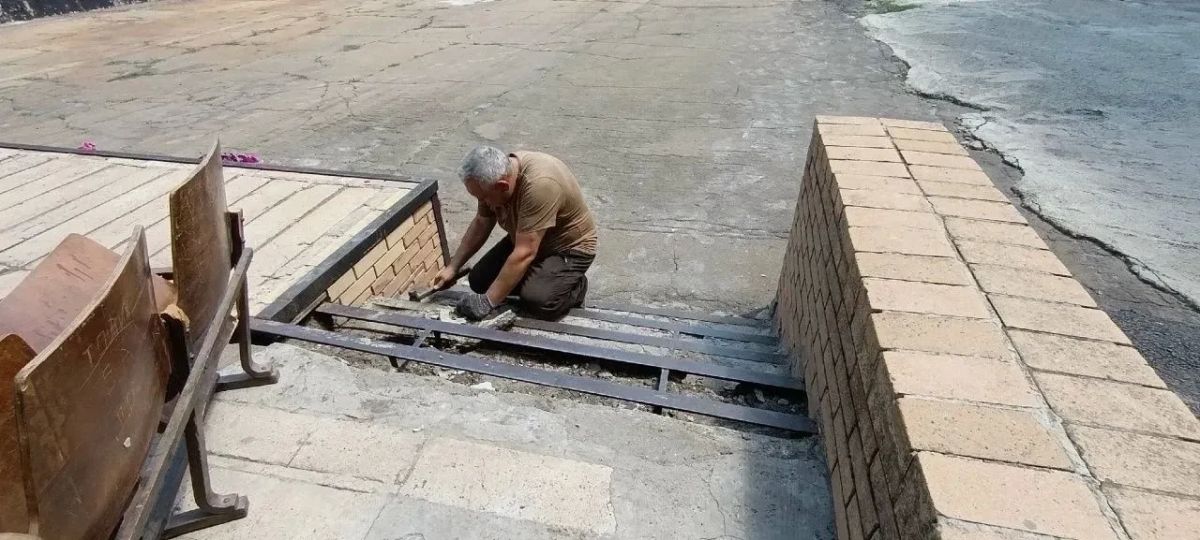 В учреждениях Краснолучского округа продолжаются ремонты к новому учебному году В учреждениях Краснолучского округа продолжаются ремонты к новому учебному году