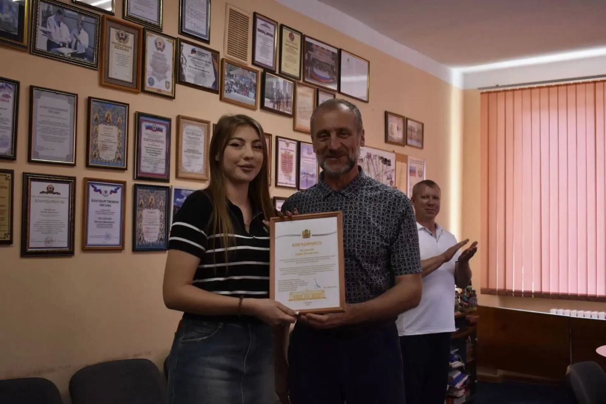 Перевальчане получили награды от региона-шефа за плодотворное сотрудничество Перевальчане получили награды от региона-шефа за плодотворное сотрудничество