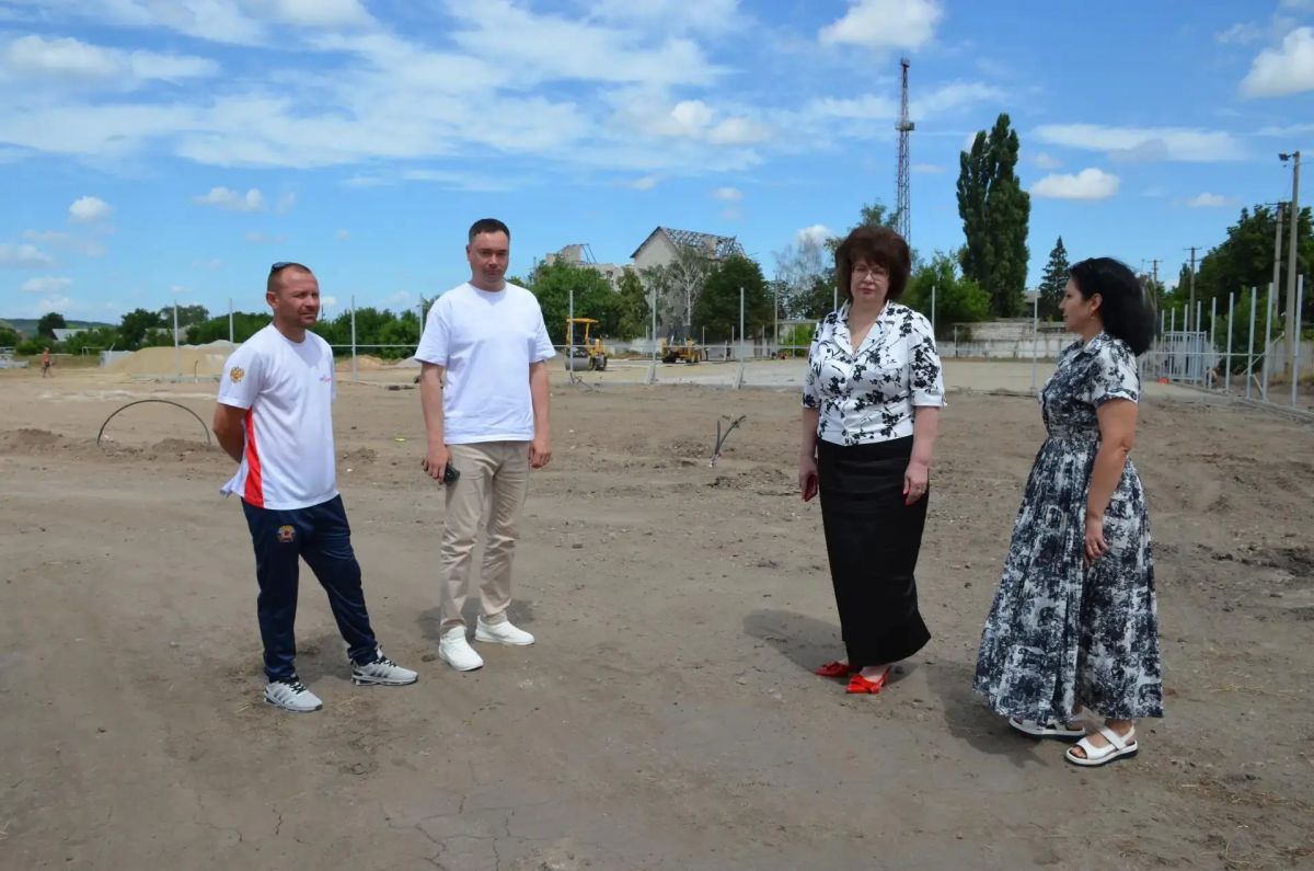 Спорт становится ближе: в Новоайдаре появится современный комплекс под открытым небом Спорт становится ближе: в Новоайдаре появится современный комплекс под открытым небом