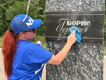 Сергей Колягин: В преддверии 118-летия со дня рождения нашего земляка — выдающегося писателя, сценариста и военного корреспондента Бориса Горбатова — в Первомайске привели в порядок территорию у его памятника