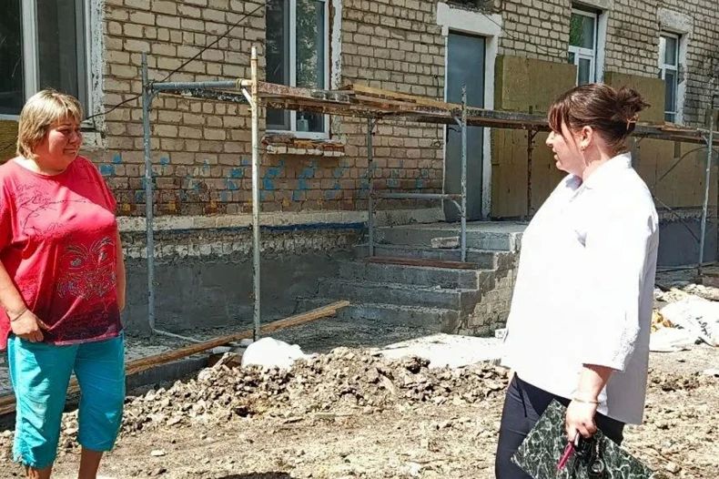 Штаб общественного контроля проверил ход ремонтных работ в образовательных учреждениях Штаб общественного контроля проверил ход ремонтных работ в образовательных учреждениях