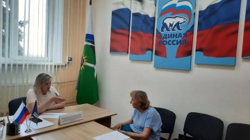 Председатель Совета городского округа города Брянка Волошина Наталья Валентиновна сегодня провела прием граждан в общественной приемной ВПП «Единая Россия» в рамках недели приема граждан по вопросам защиты прав в трудовой...