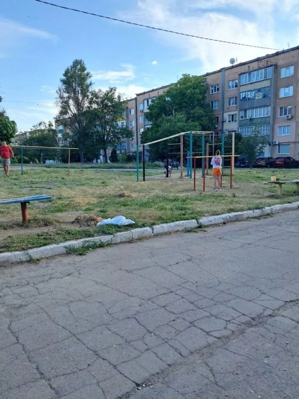 В городе Петровское состоялась акция по благоустройству
