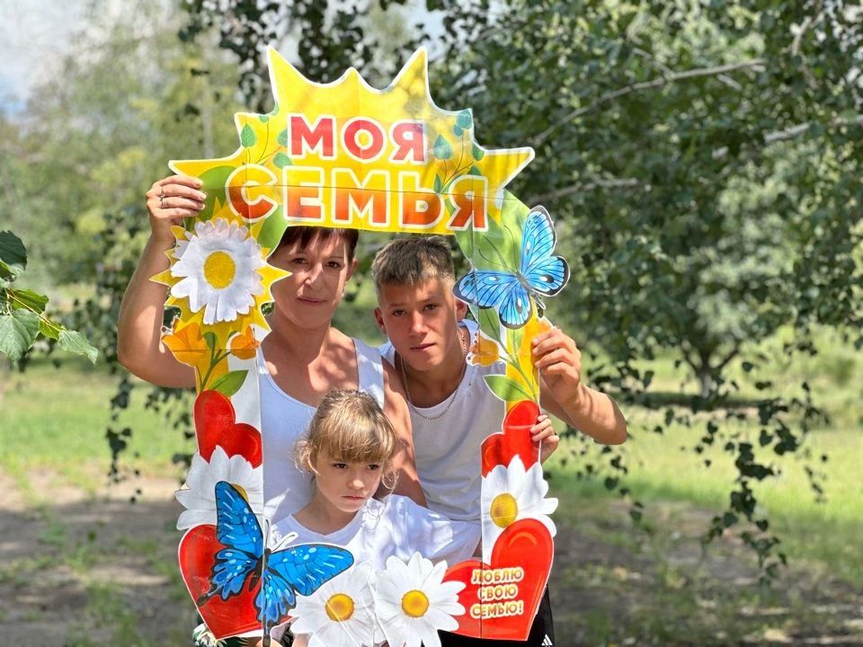 В Перевальске прошел семейный спортивный фестиваль «Семейная команда» В Перевальске прошел семейный спортивный фестиваль «Семейная команда»