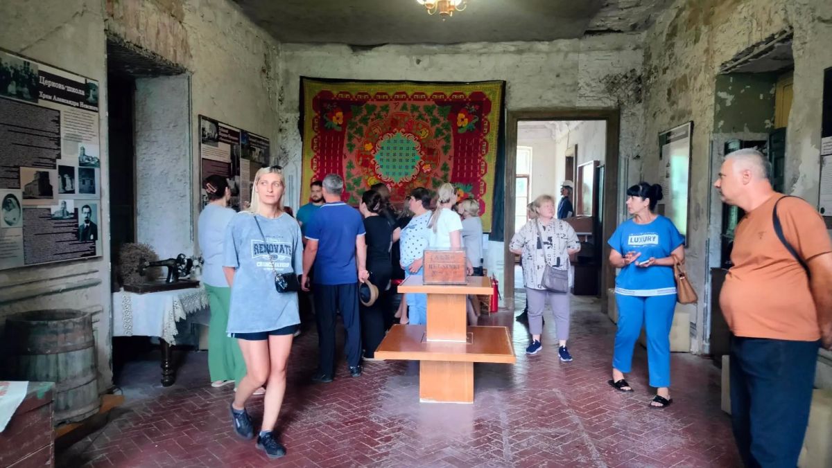 Делегация из г. Ирмино посетила парк и усадьбу Казимира Мсциховского с обзорной экскурсией Делегация из г. Ирмино посетила парк и усадьбу Казимира Мсциховского с обзорной экскурсией