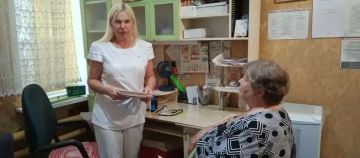 Специалист Славяносербской ЦРБ провел выездной приём в пгт.Лотиково