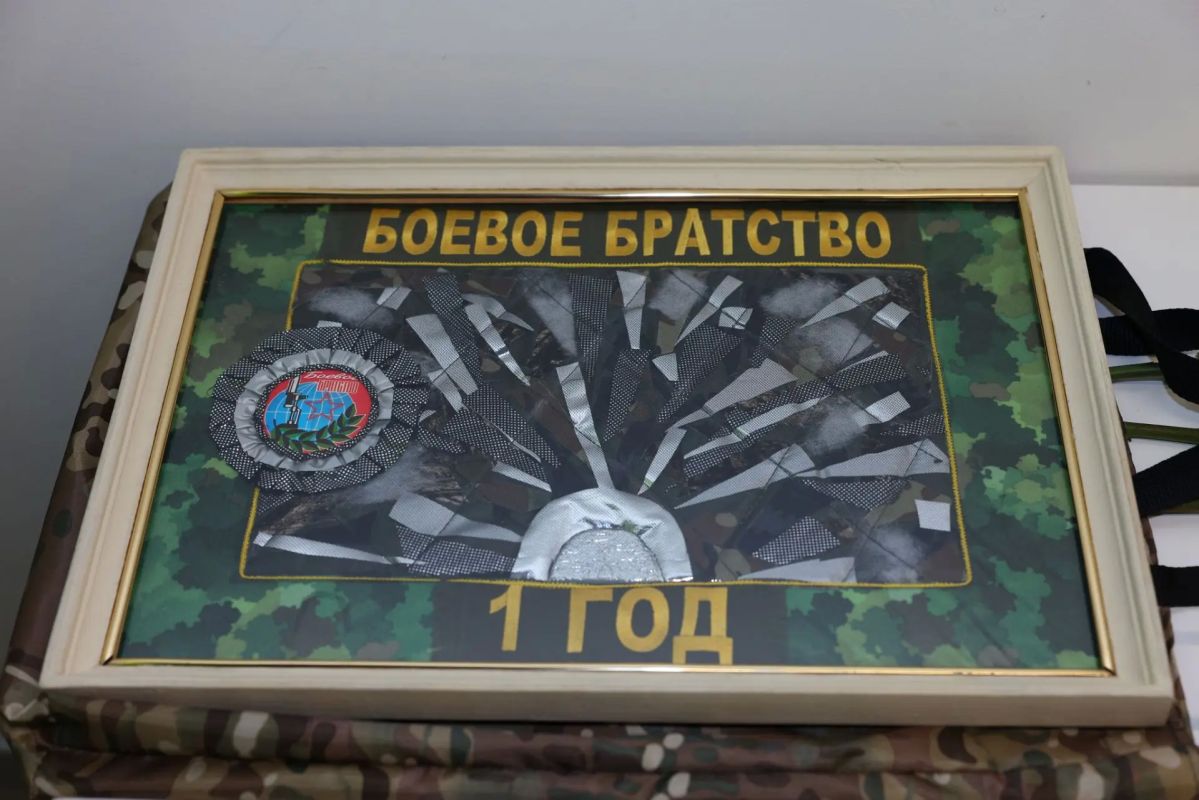 Сегодня состоялось торжественное собрание, посвящённое первой годовщине Луганского республиканского отделения Всероссийской общественной организации ветеранов «Боевое братство»