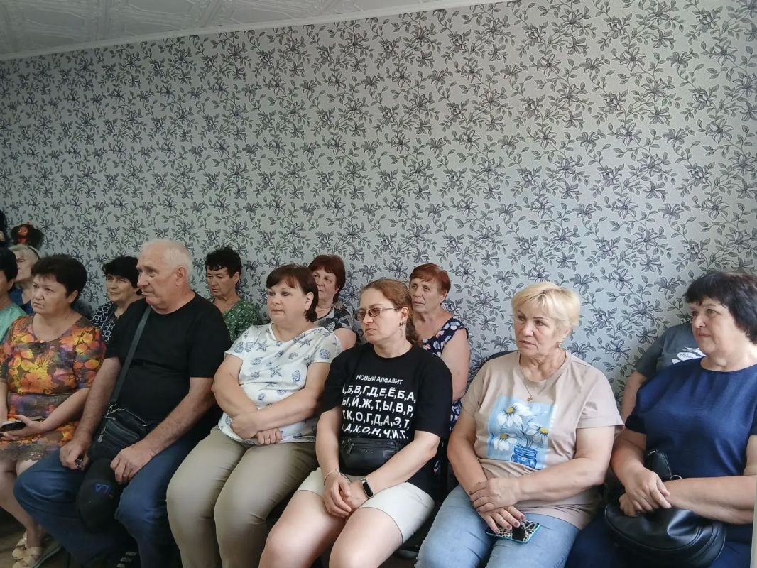 Жители пгт. Донецкий активно работают над созданием ТОС Жители пгт. Донецкий активно работают над созданием ТОС