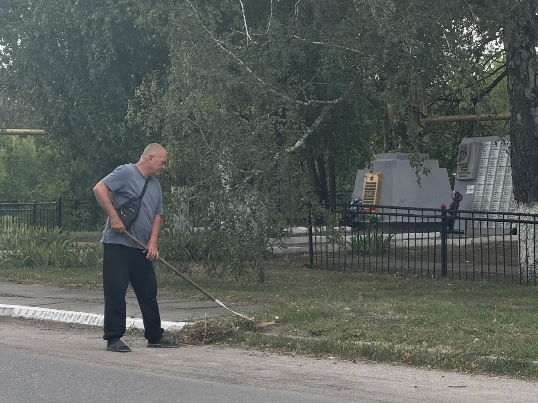 Неделя в Петровском отделе жизнеобеспечения: информируем, помогаем, наводим порядок Неделя в Петровском отделе жизнеобеспечения: информируем, помогаем, наводим порядок