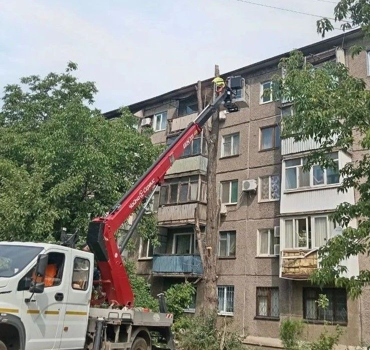 Коммунальными службами проведены работы на территории города Коммунальными службами проведены работы на территории города