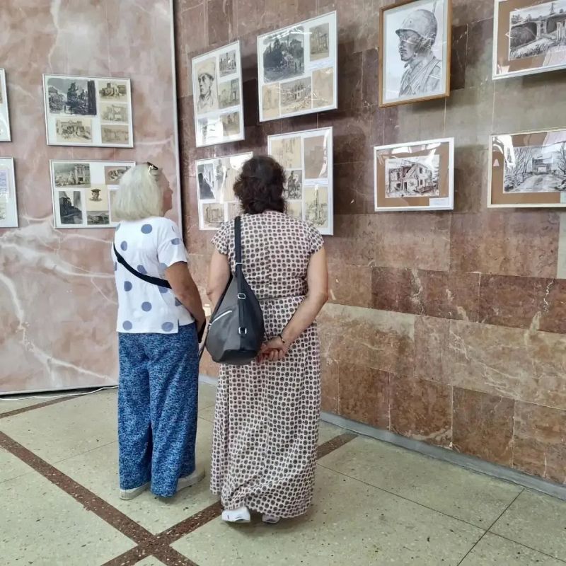 В Луганском краеведческом музее открылась выставка «Луганская фуга» Евгения Ковалёва В Луганском краеведческом музее открылась выставка «Луганская фуга» Евгения Ковалёва