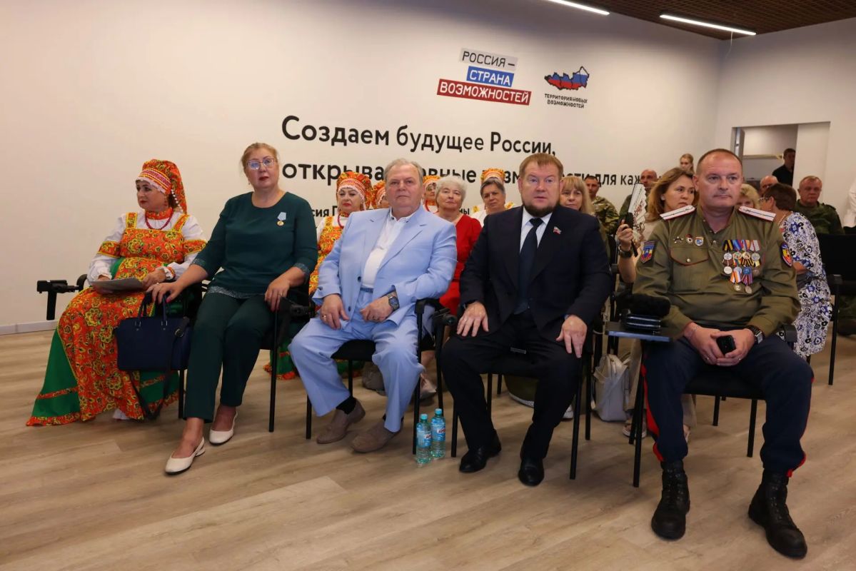 Сегодня состоялось торжественное собрание, посвящённое первой годовщине Луганского республиканского отделения Всероссийской общественной организации ветеранов «Боевое братство» Сегодня состоялось торжественное собрание, посвящённое первой годовщине Луганского республиканского отделения Всероссийской общественной организации ветеранов «Боевое братство»