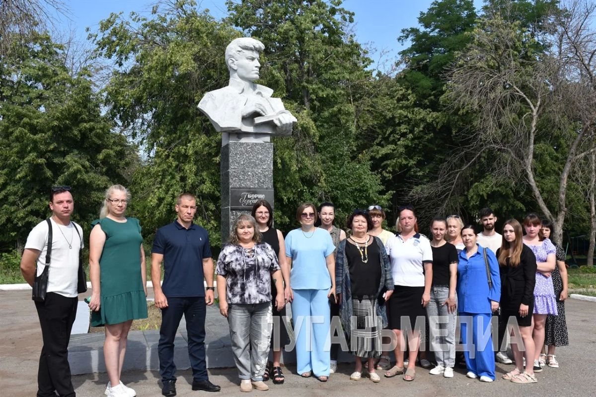 В Первомайске прошло мероприятие, посвященное 118-летию со дня рождения писателя и журналиста Бориса Горбатова В Первомайске прошло мероприятие, посвященное 118-летию со дня рождения писателя и журналиста Бориса Горбатова