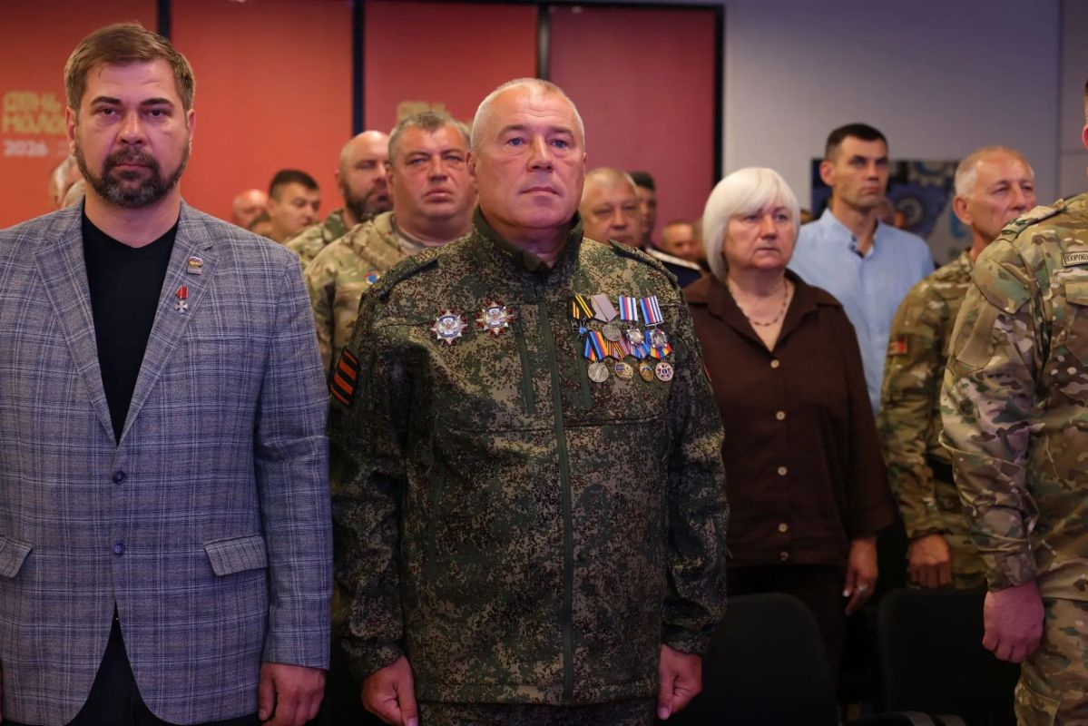 Сегодня состоялось торжественное собрание, посвящённое первой годовщине Луганского республиканского отделения Всероссийской общественной организации ветеранов «Боевое братство» Сегодня состоялось торжественное собрание, посвящённое первой годовщине Луганского республиканского отделения Всероссийской общественной организации ветеранов «Боевое братство»