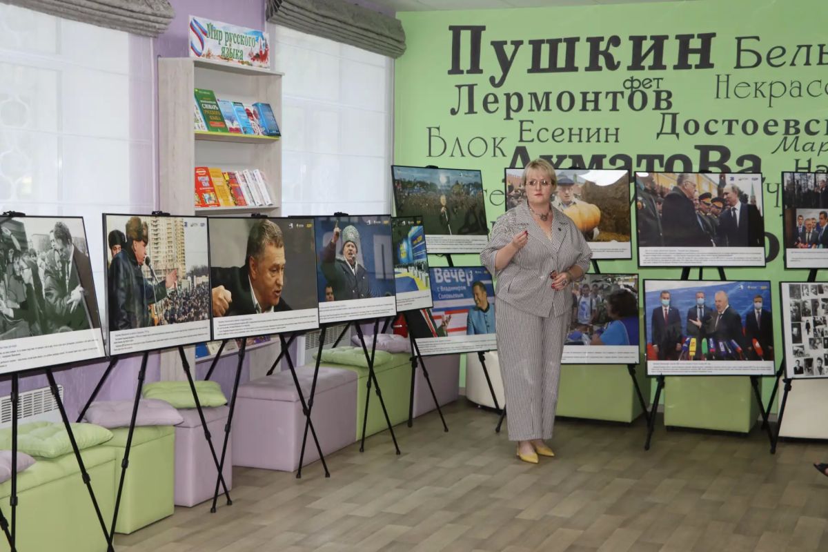 Сохраняя память, объединяя сердца: в Стаханове открылась выставка о человеке-эпохе Сохраняя память, объединяя сердца: в Стаханове открылась выставка о человеке-эпохе